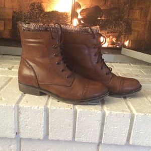 Cute boots excellent condition!!!!!